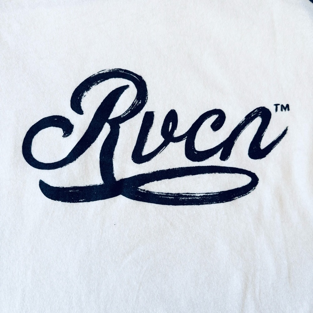 RVCA Logo Women’s Raglan Long sleeve Tee Shirt NWT - Picture 2 of 11